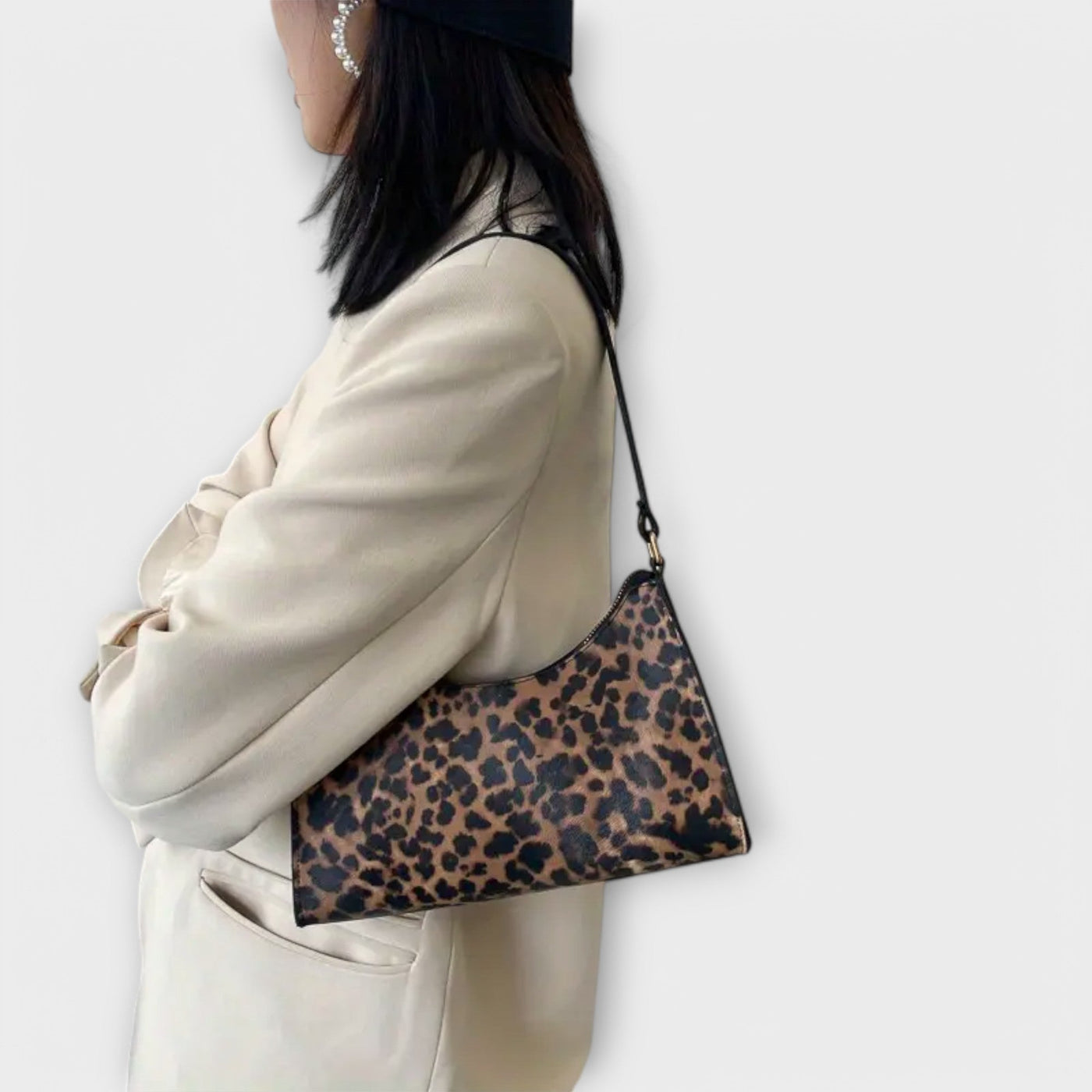 Nora. - Borsa a spalla in stile francese con motivo leopardato